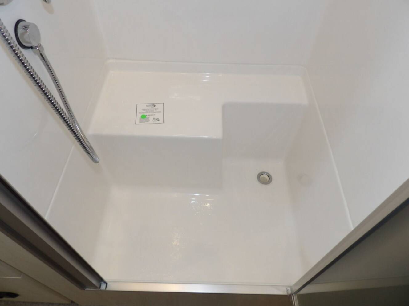 A photo of this 2025 Airstream Flying Cloud 27FB