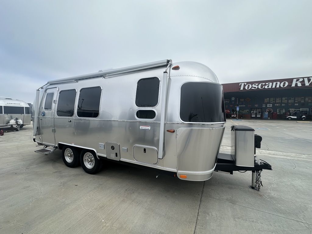 2026 Airstream 23FBQ 23FB QUEEN in los banos