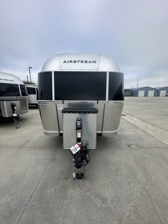 2026 Airstream 23FBQ 23FB QUEEN in los banos