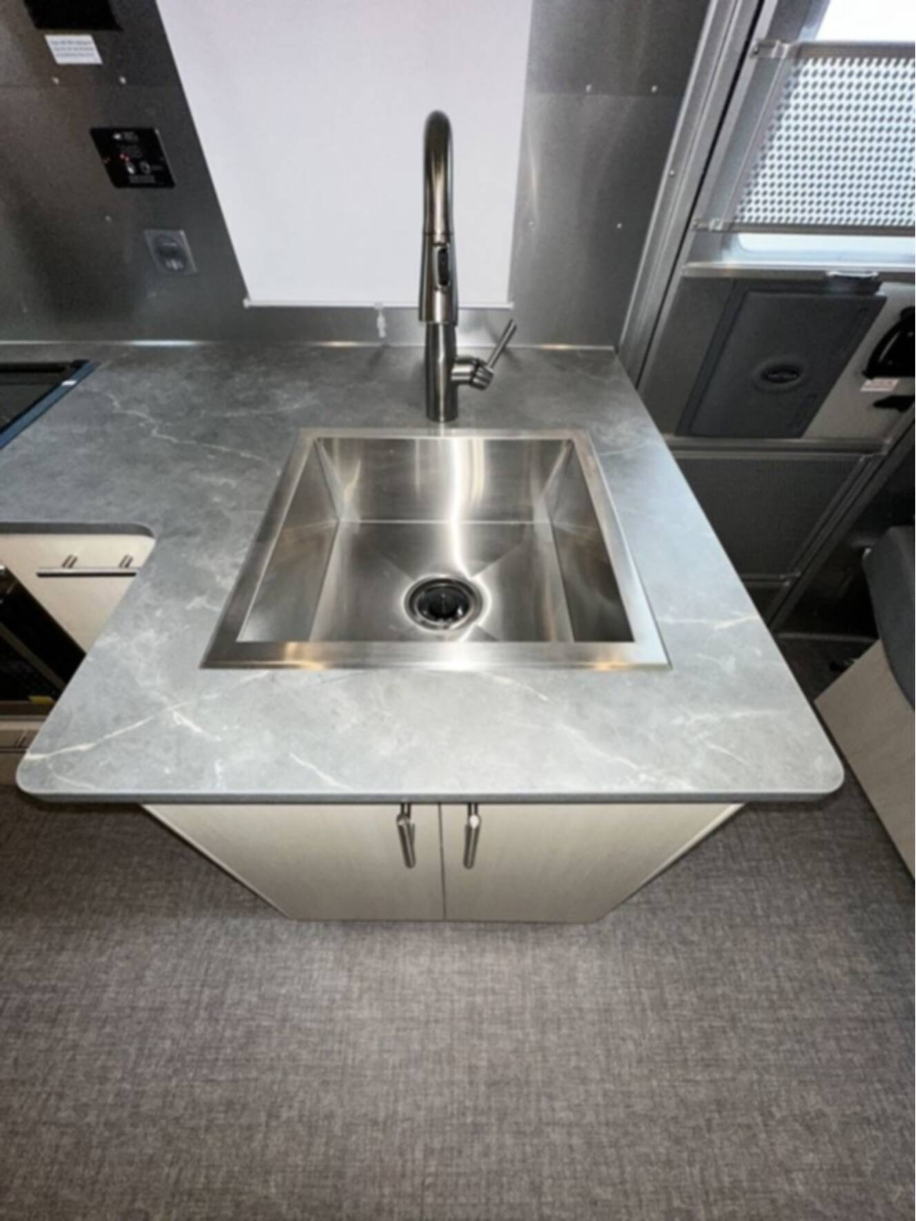 A photo of this 2026 Airstream 25FBT Flying Cloud