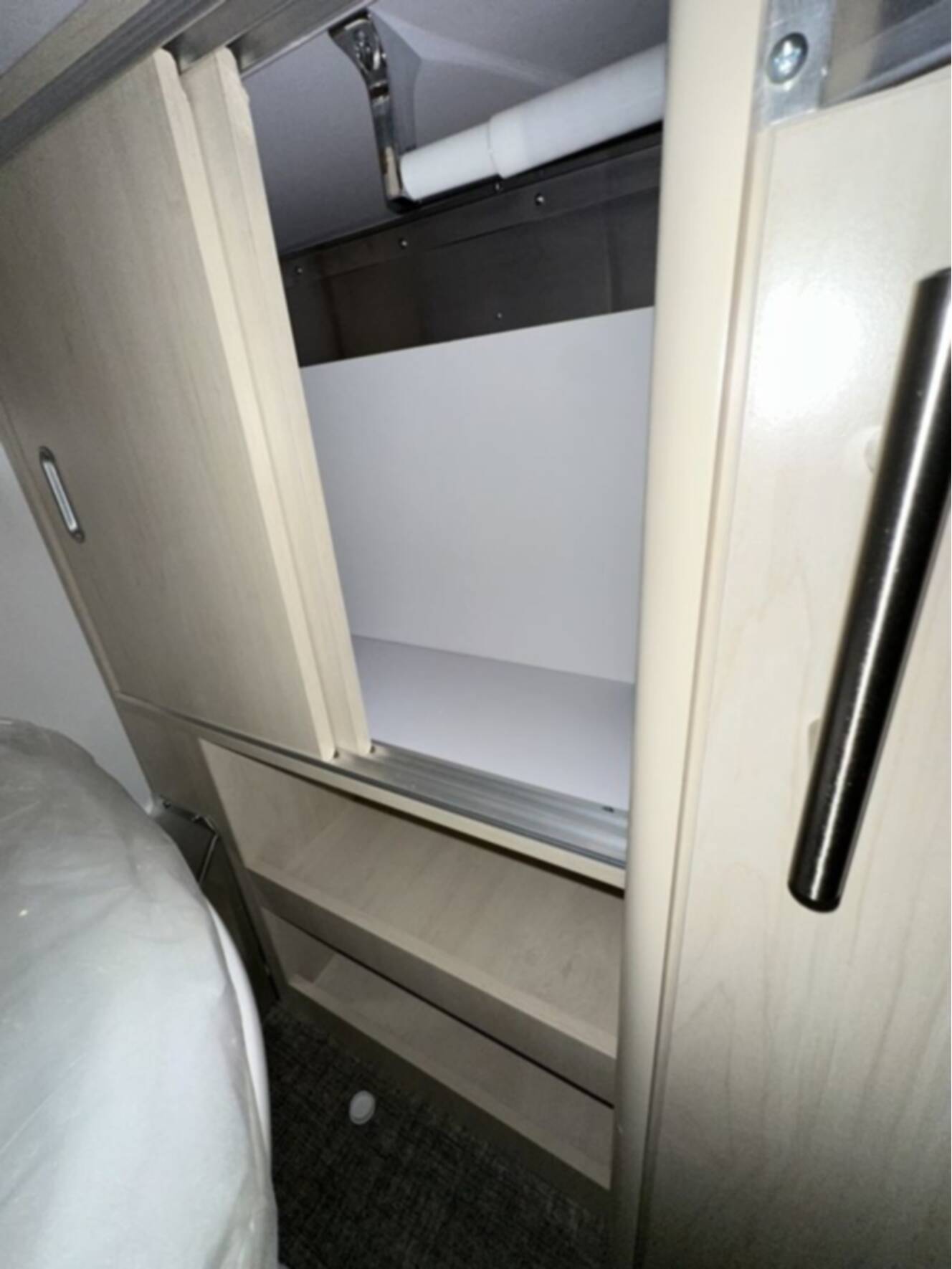 A photo of this 2026 Airstream 25FBT Flying Cloud