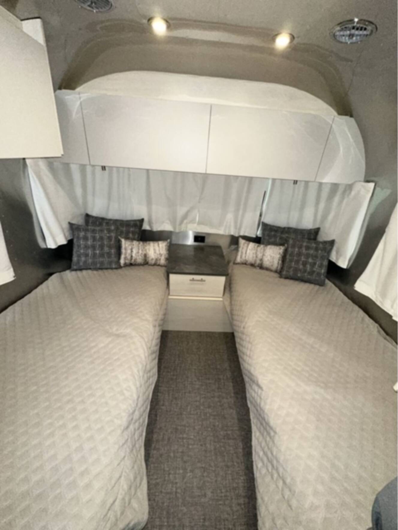 A photo of this 2026 Airstream 25FBT Flying Cloud