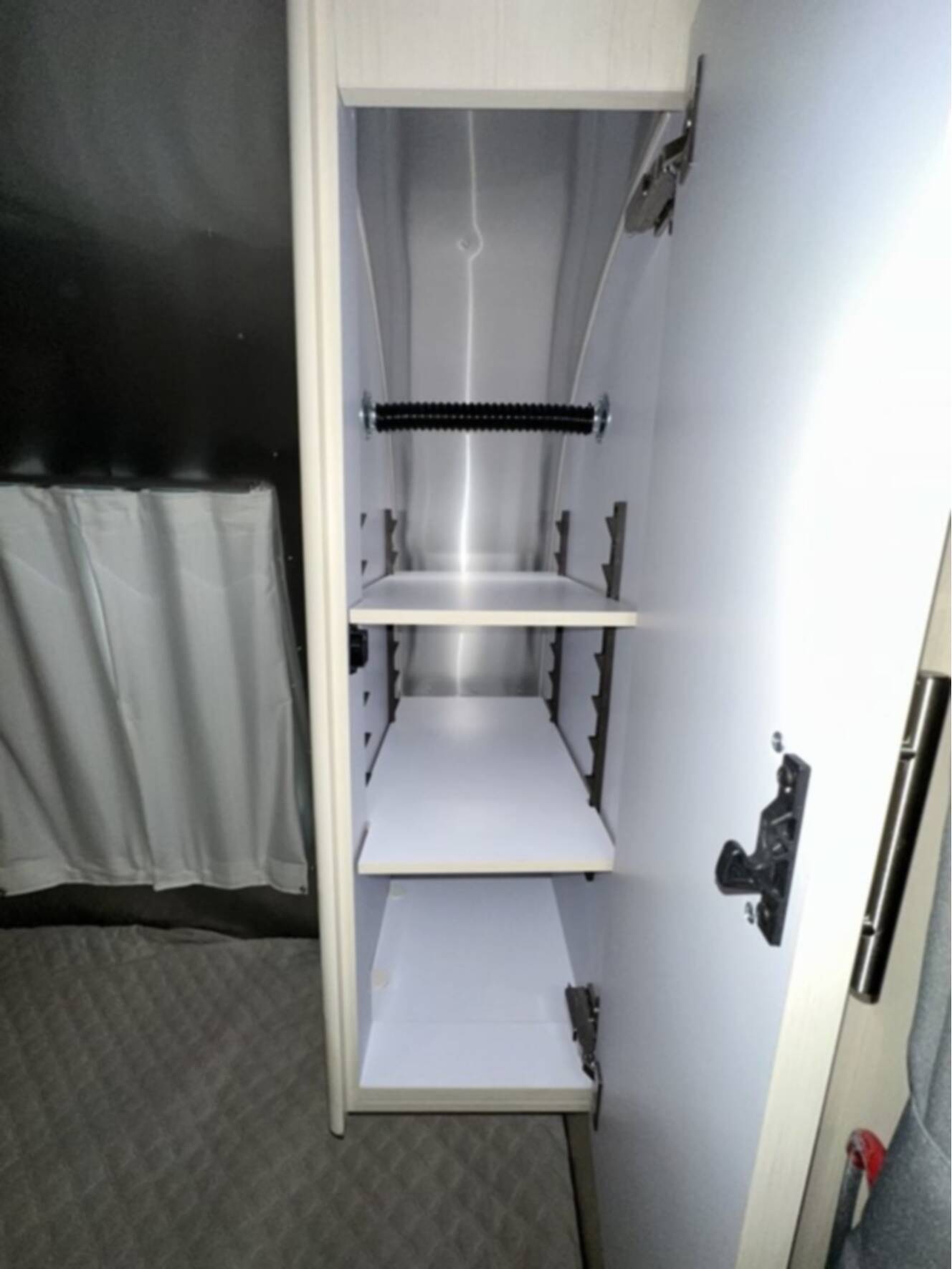 A photo of this 2026 Airstream 25FBT Flying Cloud