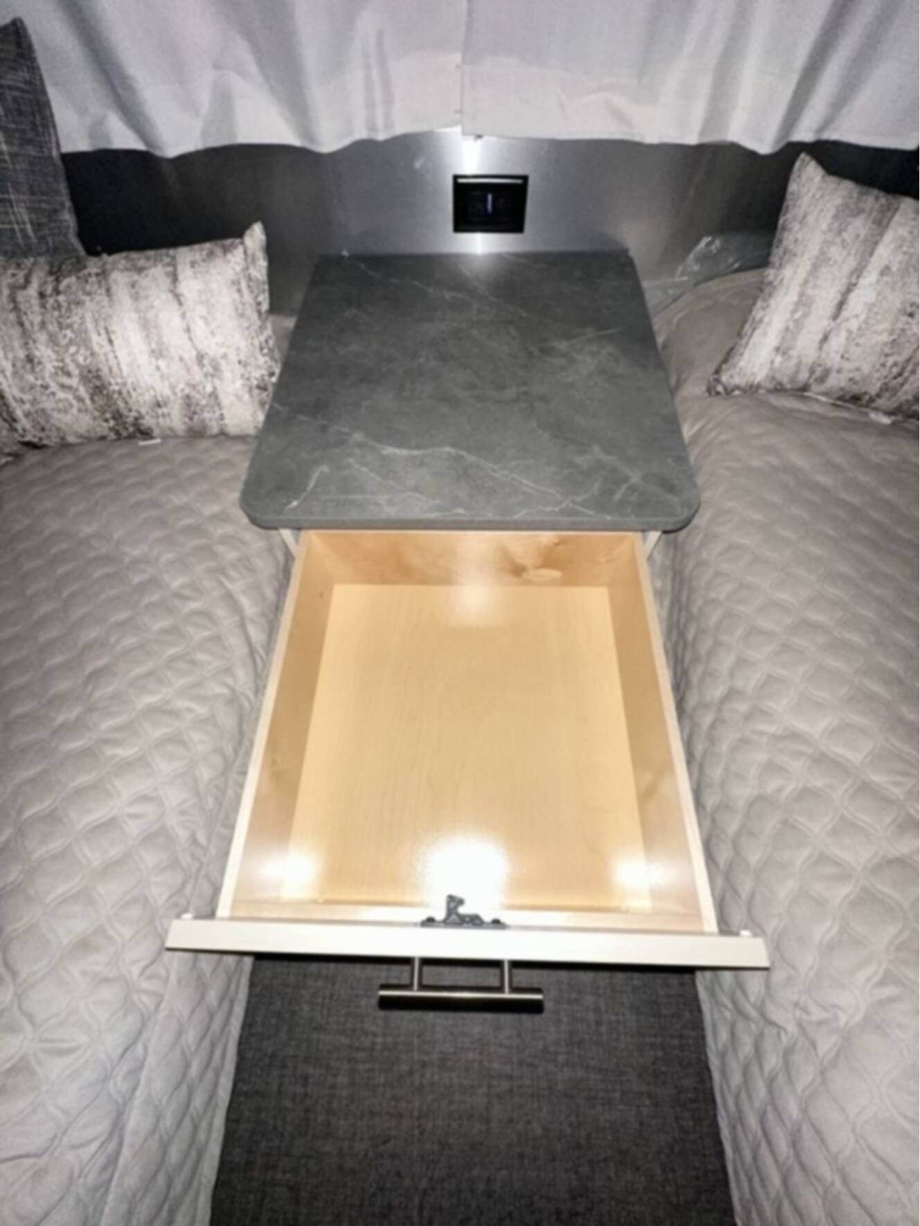 A photo of this 2026 Airstream 25FBT Flying Cloud