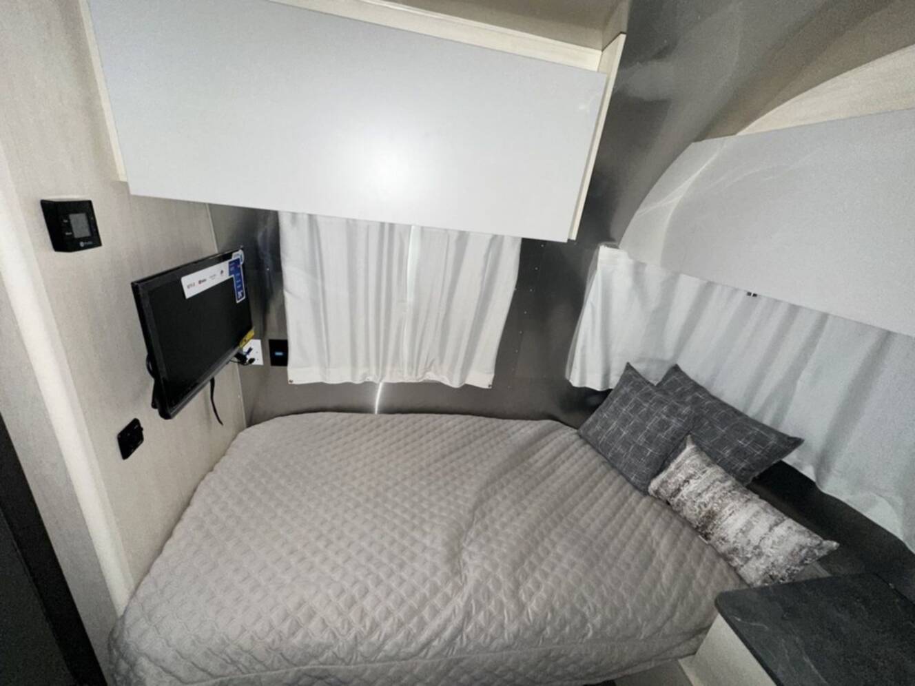 A photo of this 2026 Airstream 25FBT Flying Cloud