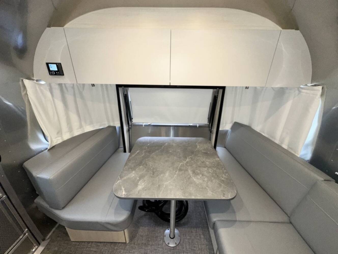A photo of this 2026 Airstream 25FBT Flying Cloud