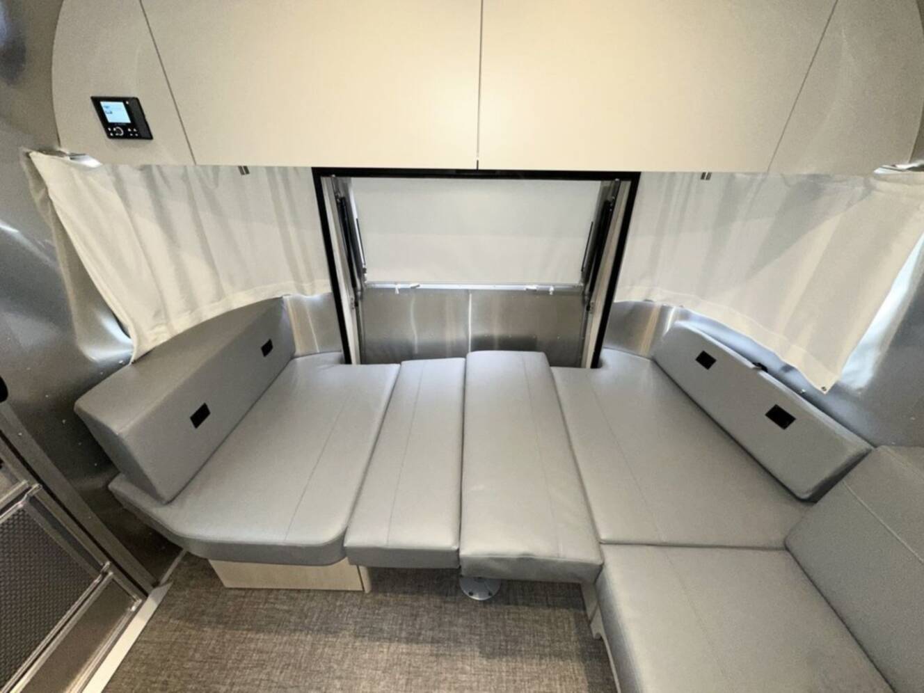 A photo of this 2026 Airstream 25FBT Flying Cloud
