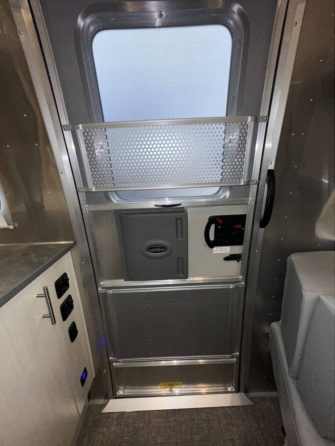 A photo of this 2026 Airstream 25FBT Flying Cloud