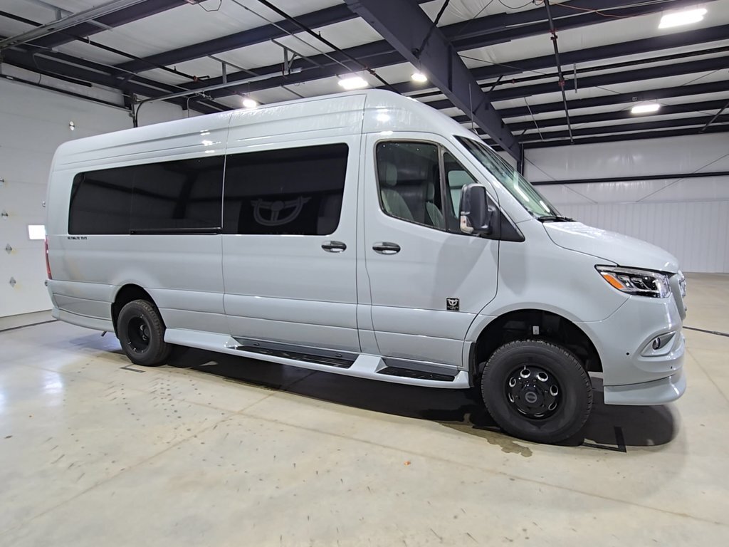 2027 Ultimate Toys FREEDOM XL 11P in loveland OH