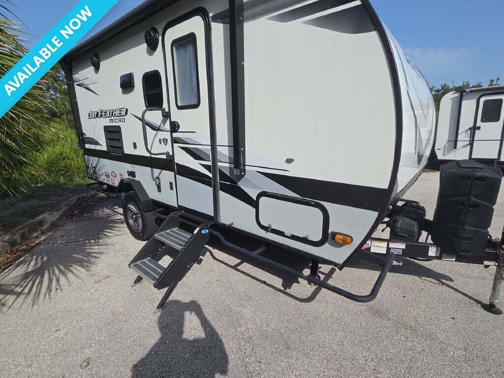 2022 Jayco Jay Feather Micro M-171BH in ormond beach FL