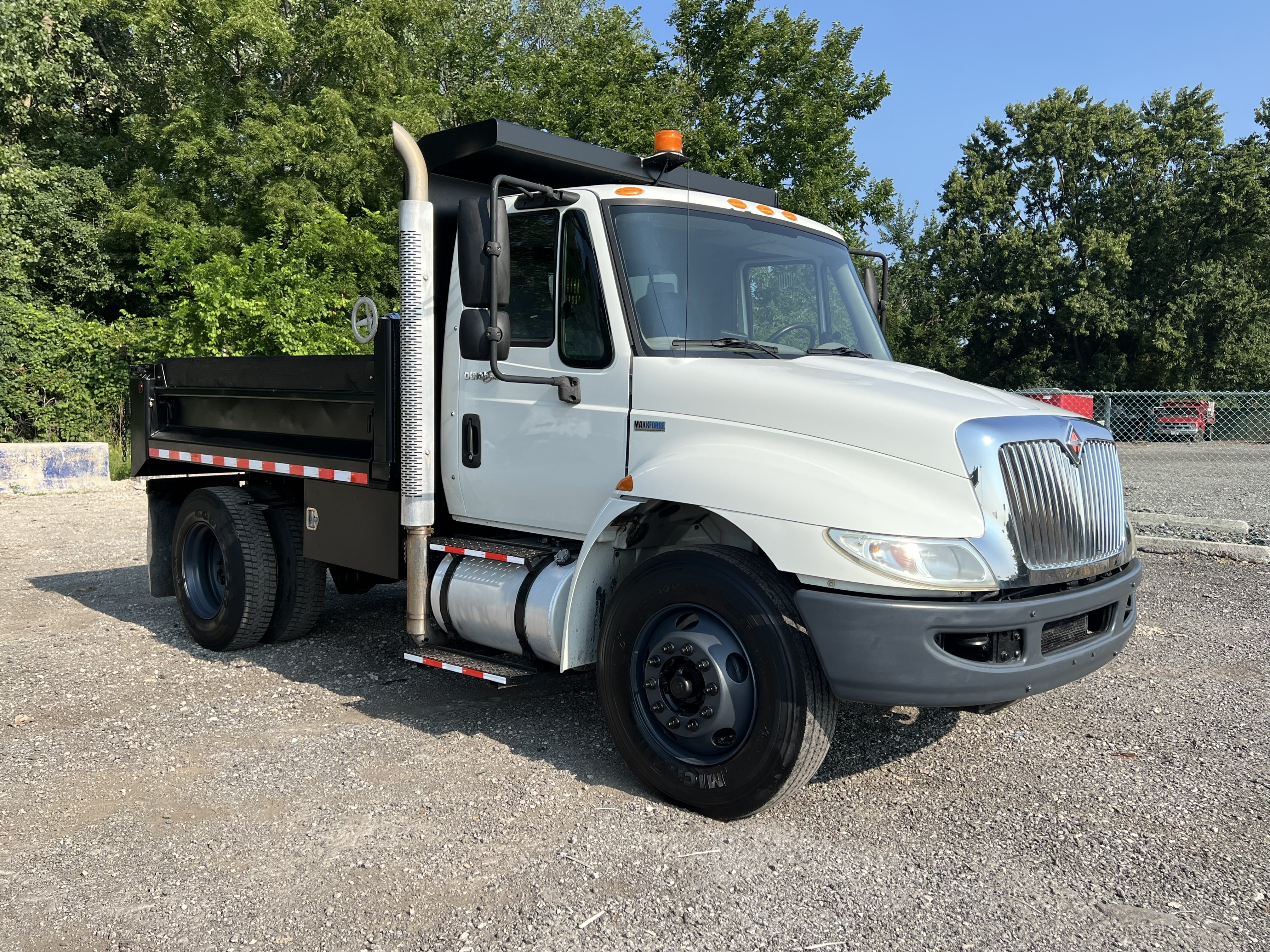 2014 INTERNATIONAL 4300 in Chicago, IL