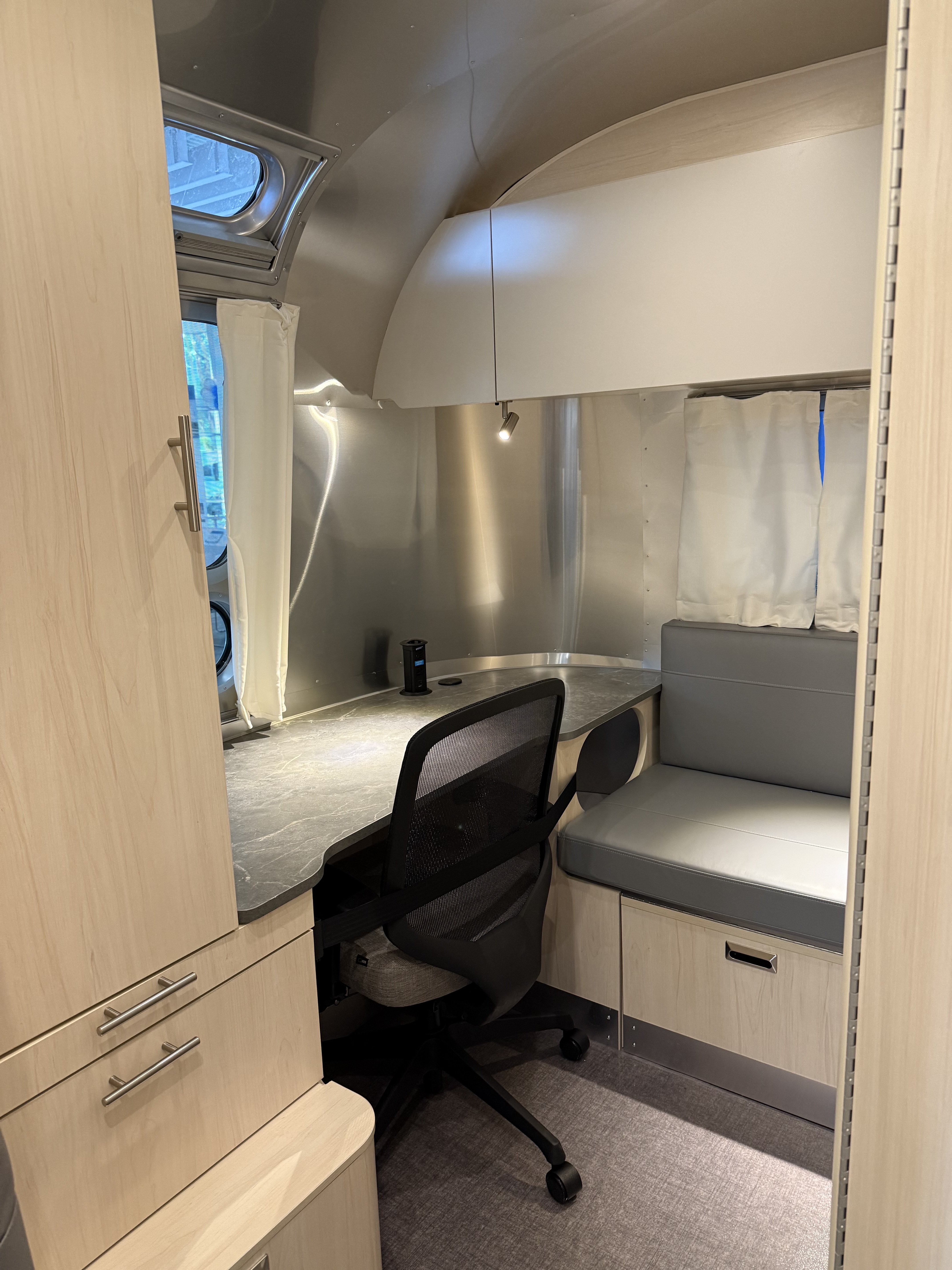2025 Airstream FLYING CLOUD 30FB OFFICE in burgaw NC