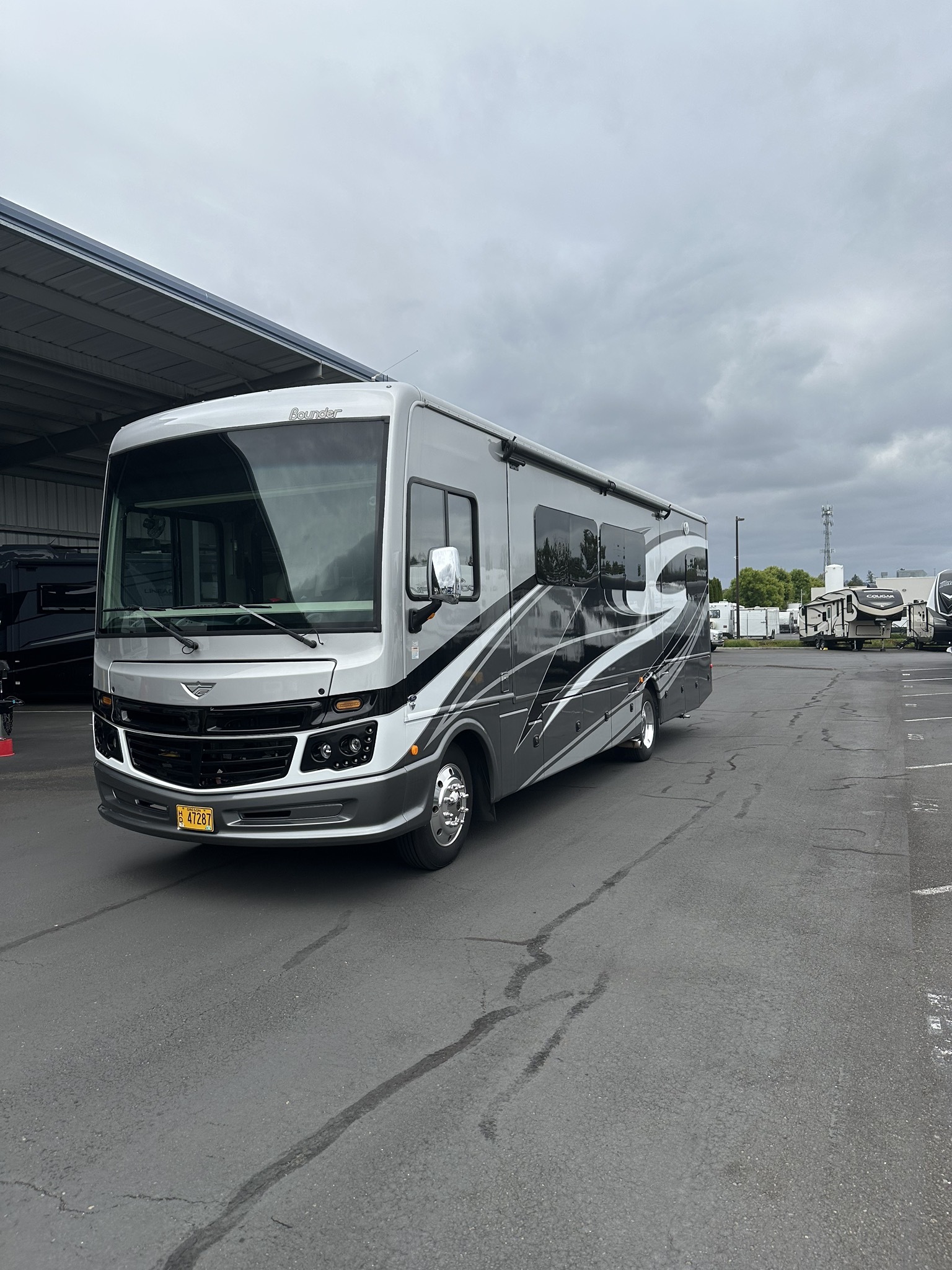 2021 Fleetwood BOUNDER 33C RV