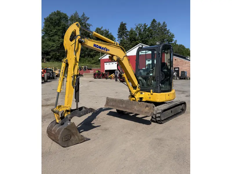 2021 KOMATSU PC35MR-5