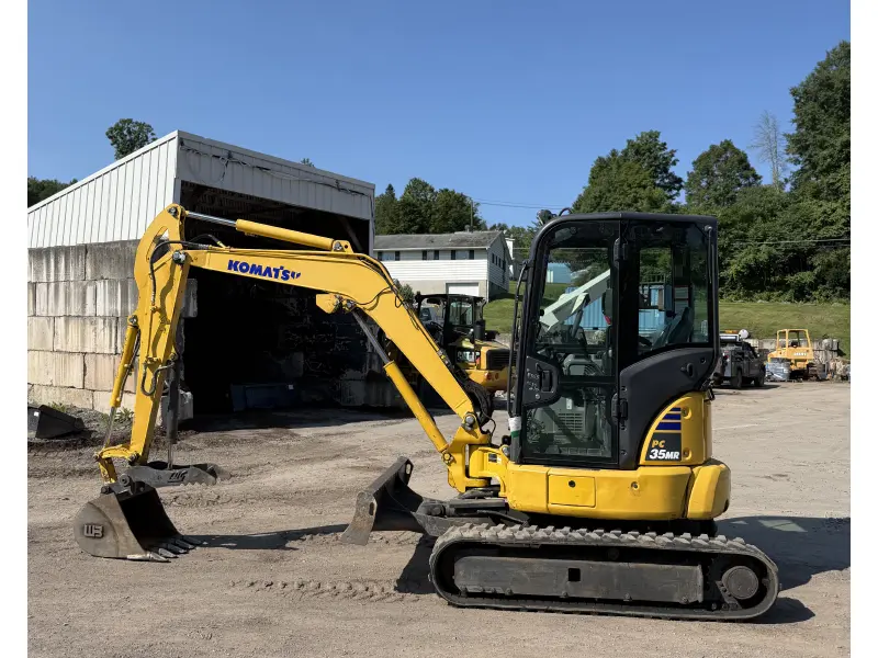 2021 KOMATSU PC35MR-5