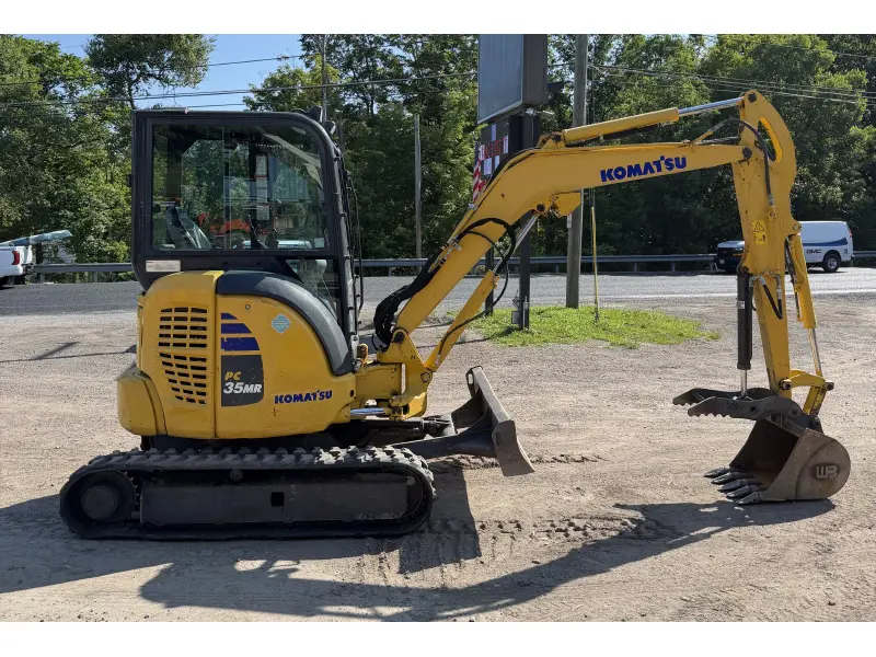 2021 KOMATSU PC35MR-5