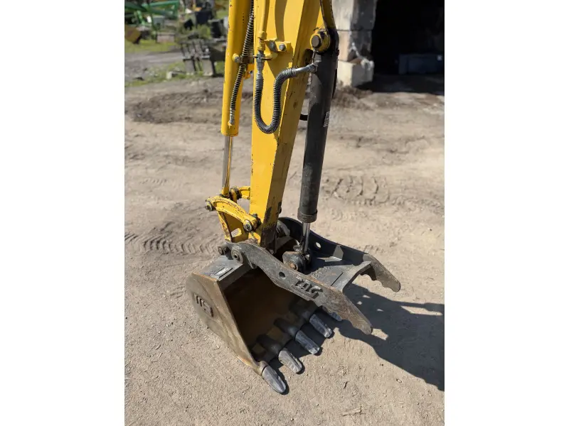 2021 KOMATSU PC35MR-5