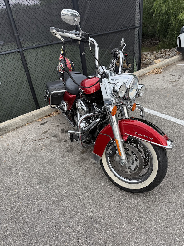 2013 Harley-Davidson ROAD KING CLASSIC Touring motorcycle
