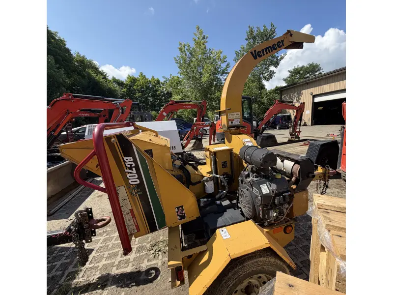 2017 VERMEER BC700XL