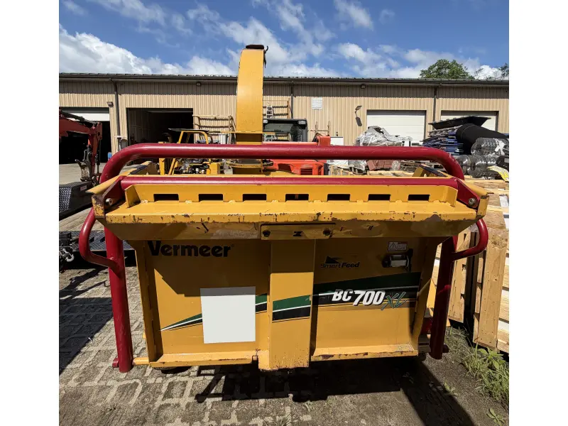 2017 VERMEER BC700XL
