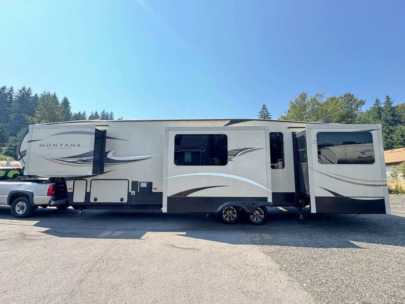 A photo of this 2016 Keystone Montana High Country