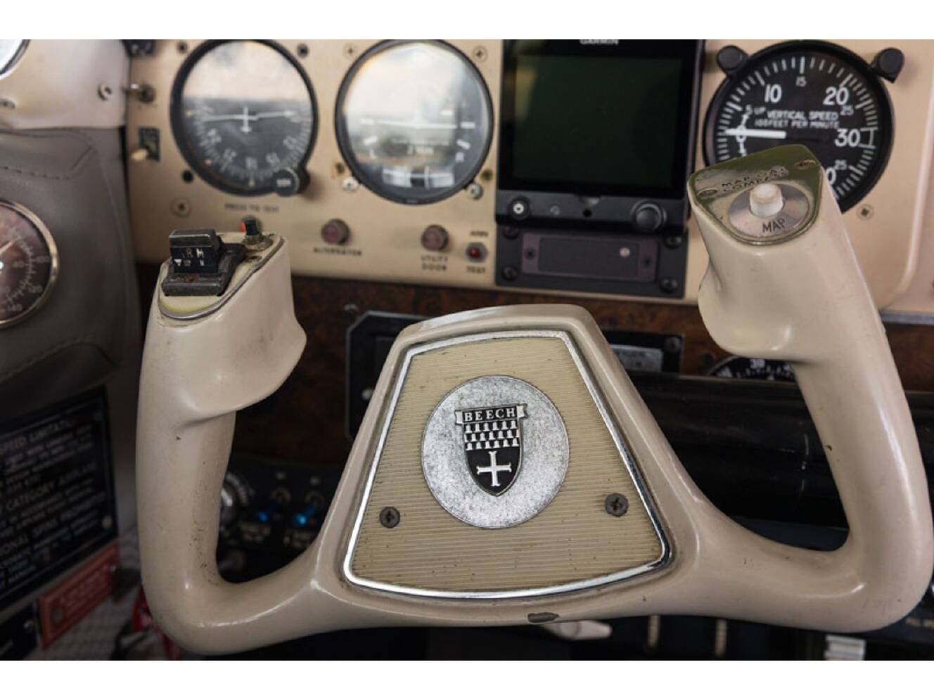 A photo of this 1976 Beechcraft A36 BONANZA