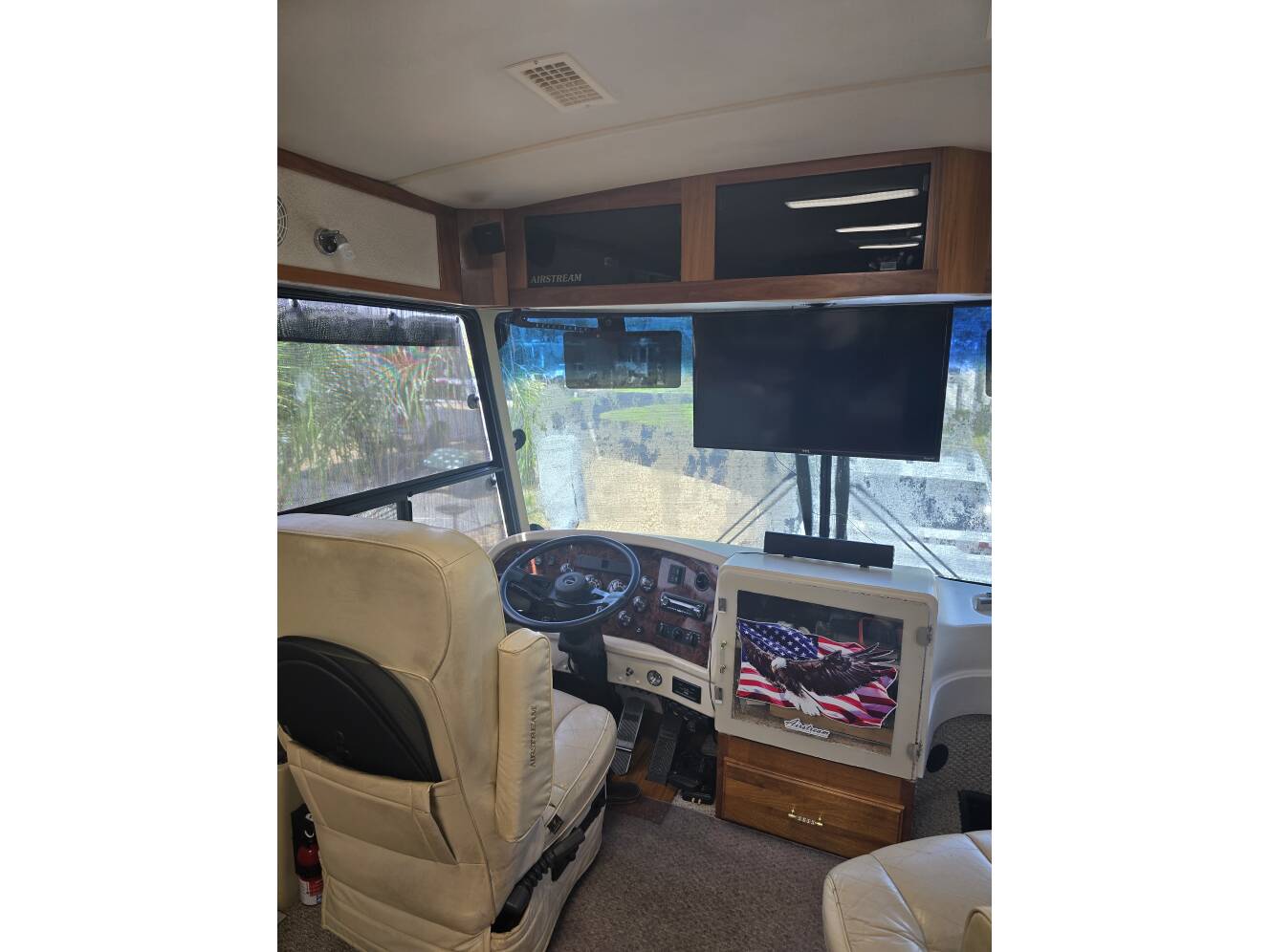 A photo of this 2000 Airstream LAND YACHT XL
