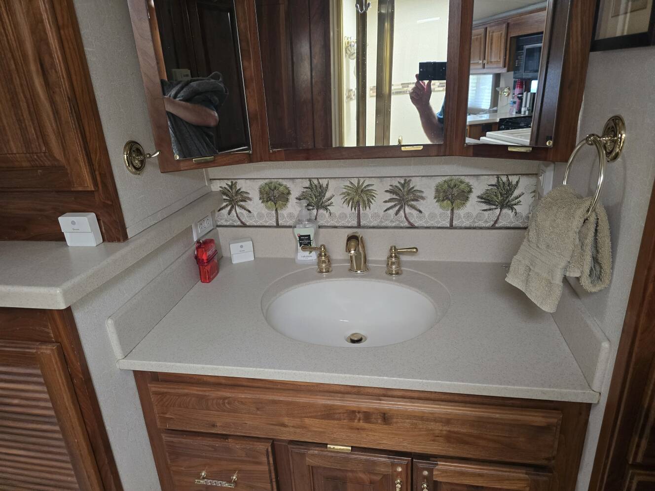 A photo of this 2000 Airstream LAND YACHT XL