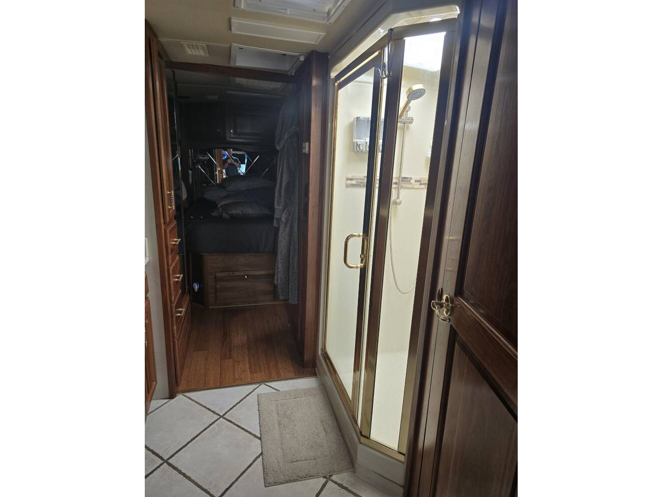 A photo of this 2000 Airstream LAND YACHT XL