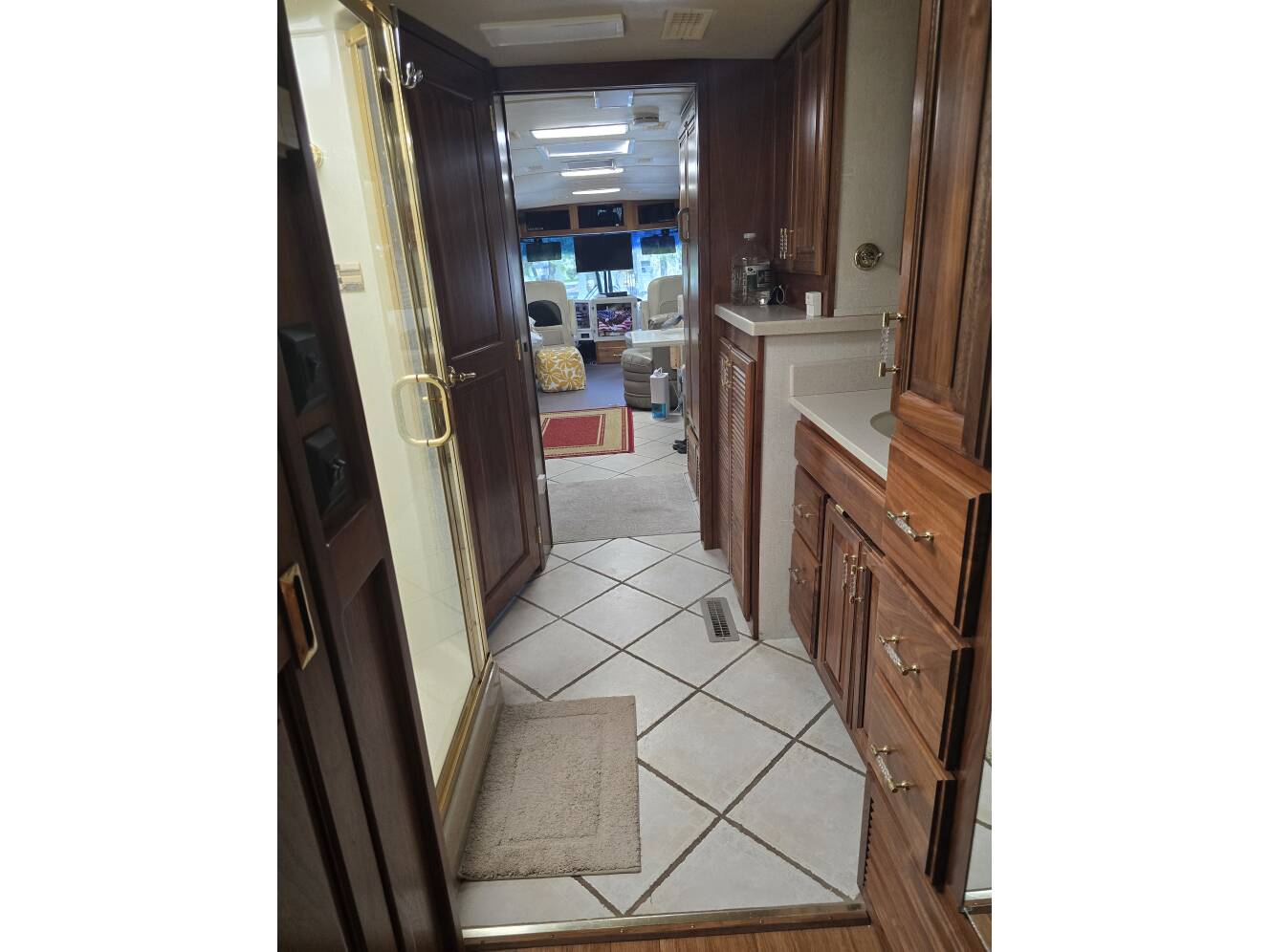 A photo of this 2000 Airstream LAND YACHT XL