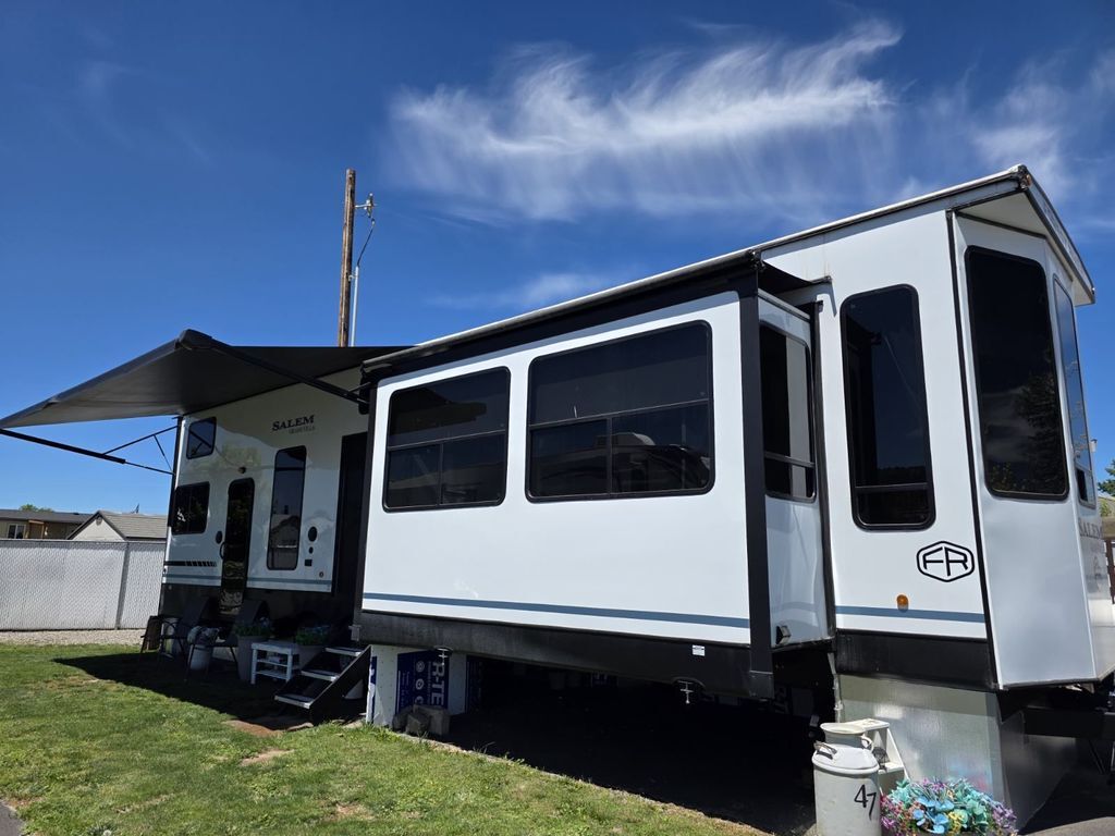 2025 Forest River Salem Grand Villa 42FLDL in prineville OR