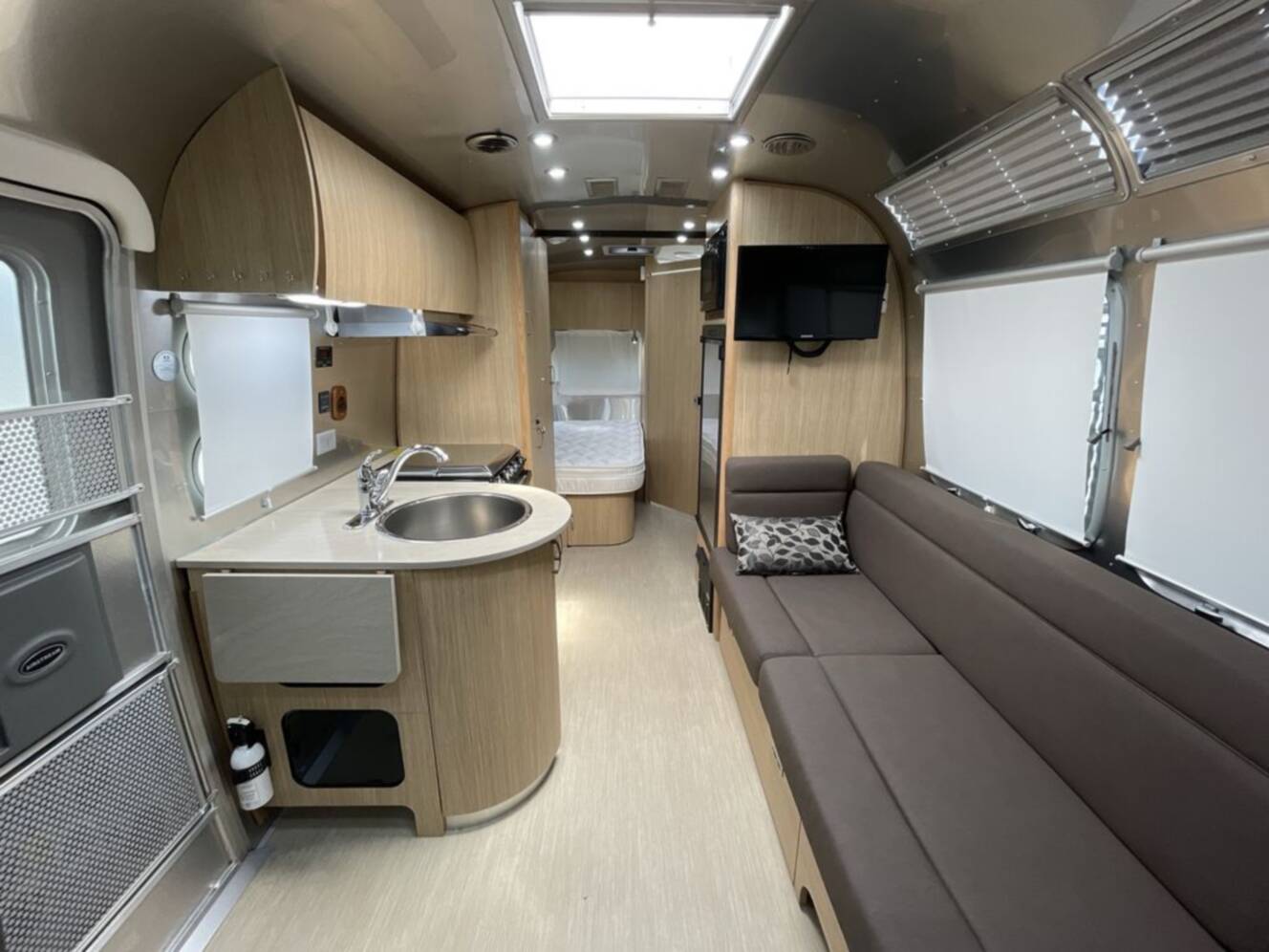 A photo of this 2017 Airstream Flying Cloud 23D