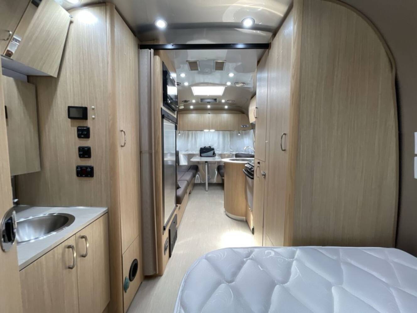 A photo of this 2017 Airstream Flying Cloud 23D