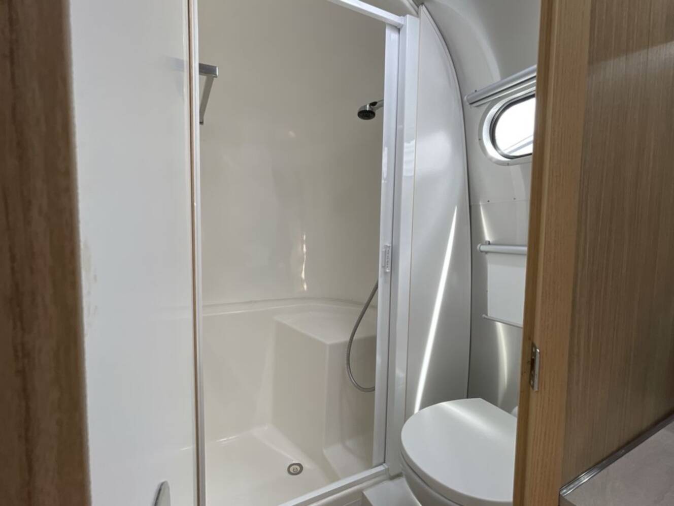 A photo of this 2017 Airstream Flying Cloud 23D