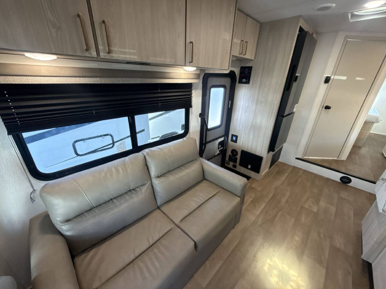 A photo of this 2026 East To West ENTRADA 3100