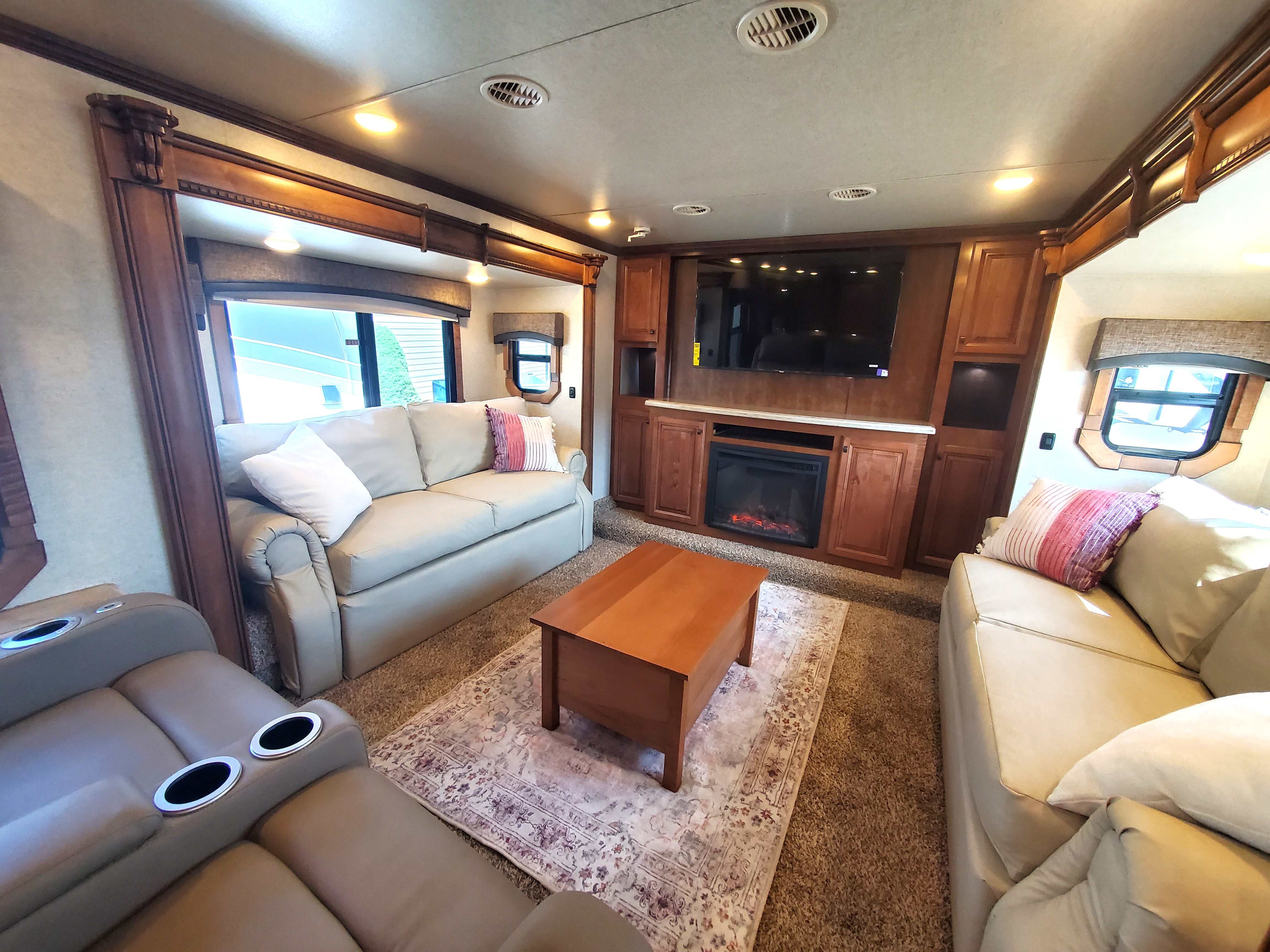 2016 Heartland LANDMARK 365 LM MADISON in vancouver WA
