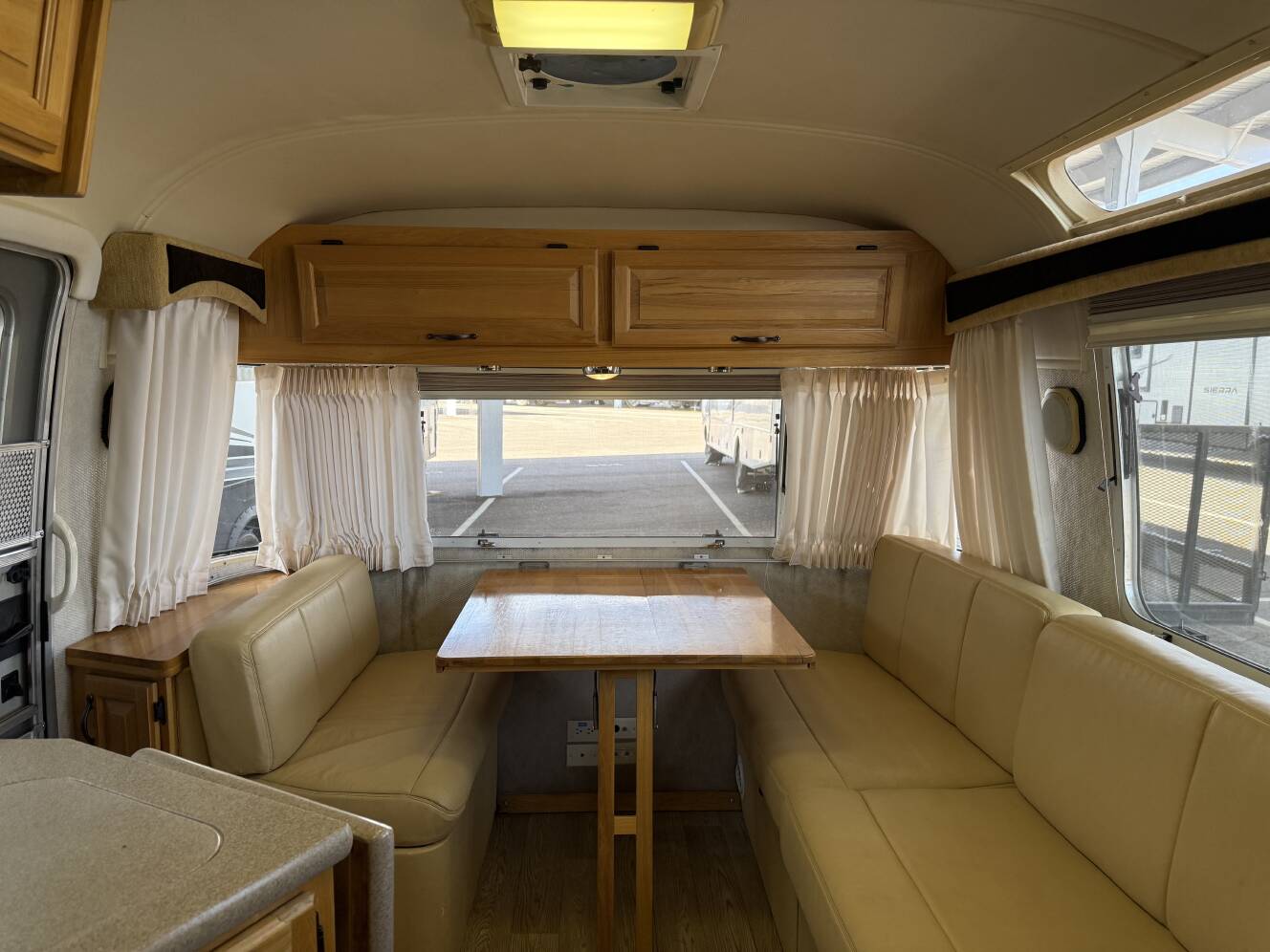 A photo of this 2007 Airstream CLASSIC 27