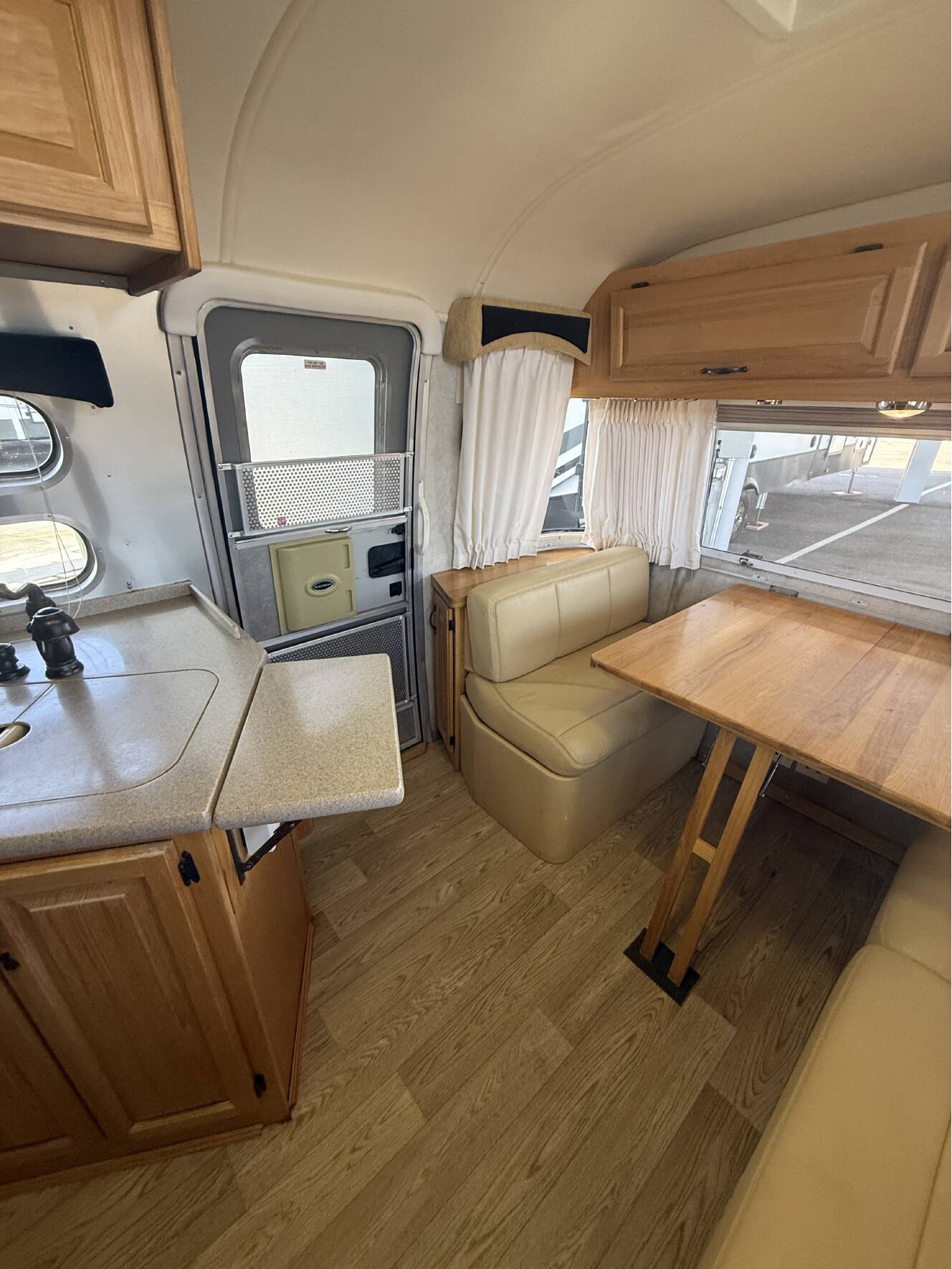 A photo of this 2007 Airstream CLASSIC 27