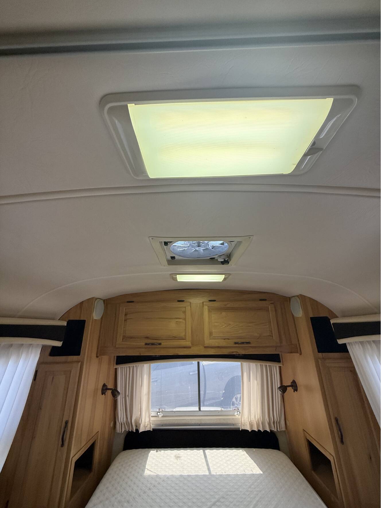 A photo of this 2007 Airstream CLASSIC 27