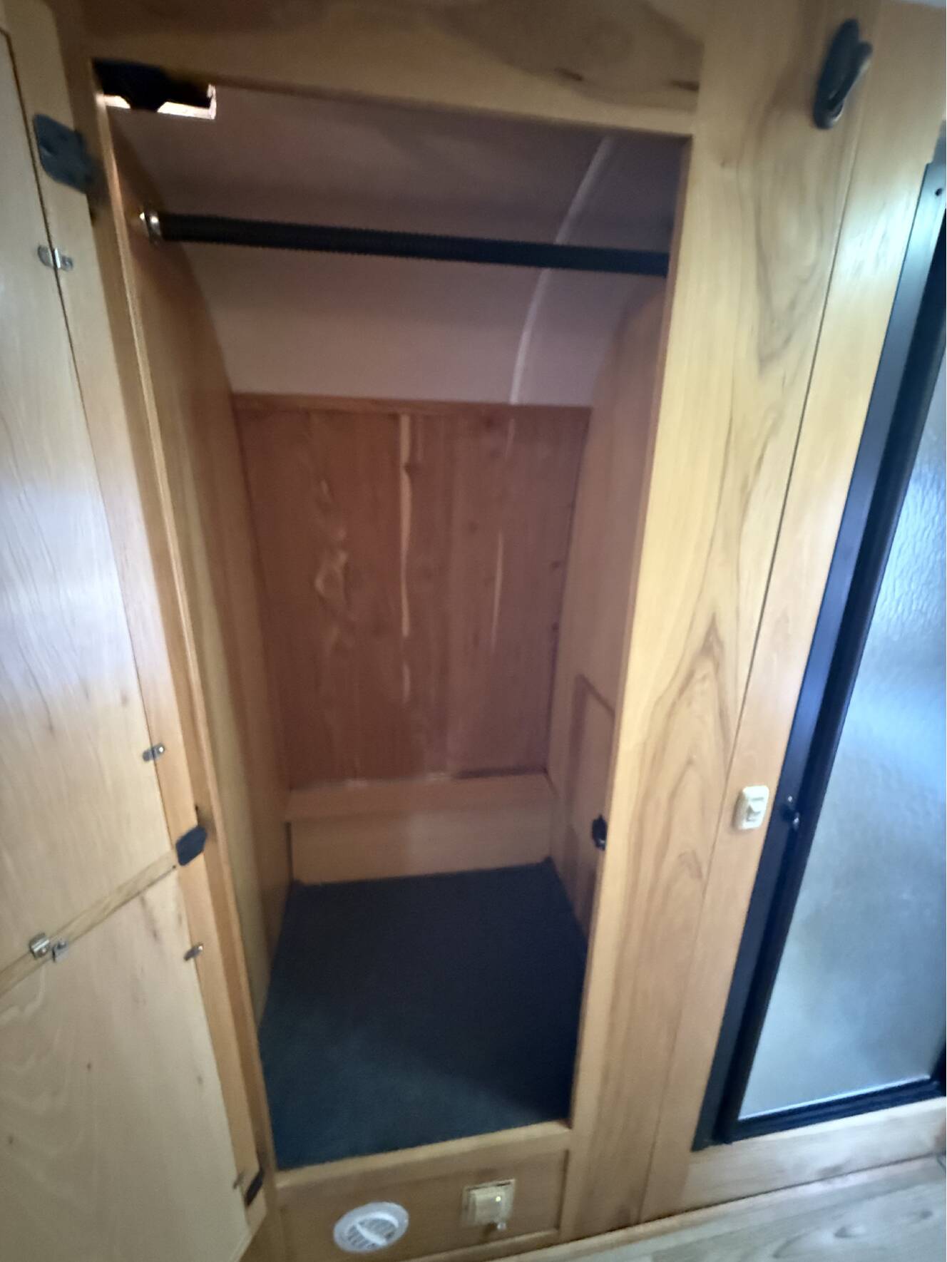 A photo of this 2007 Airstream CLASSIC 27