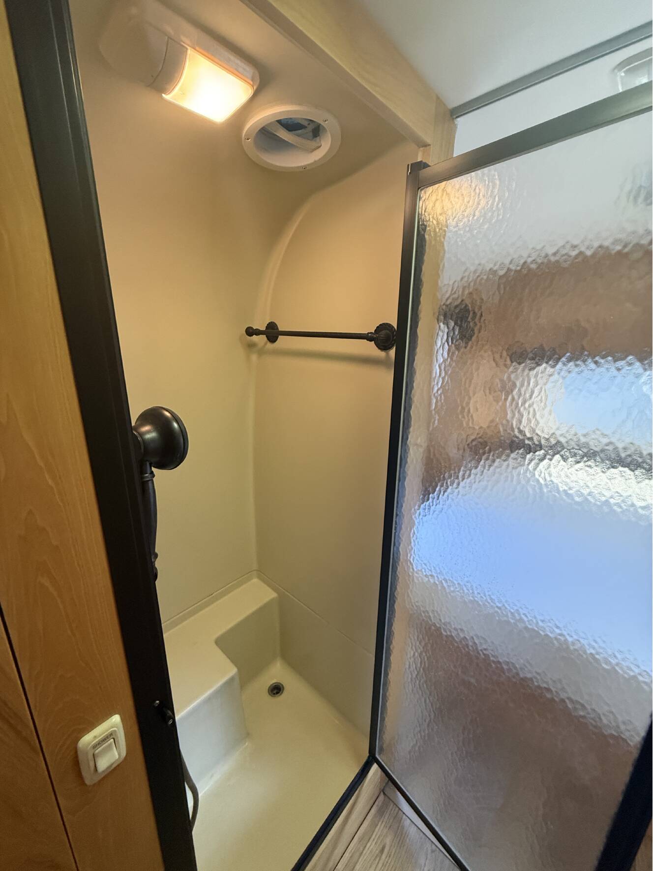 A photo of this 2007 Airstream CLASSIC 27