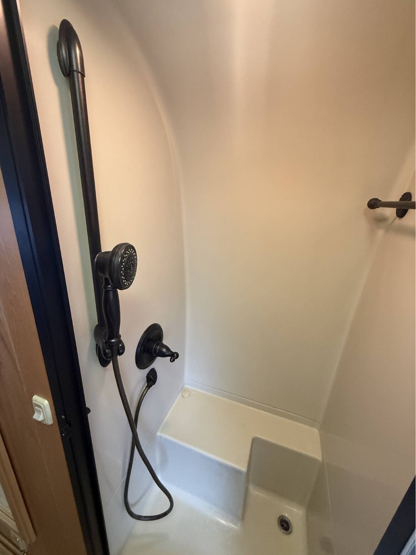 A photo of this 2007 Airstream CLASSIC 27