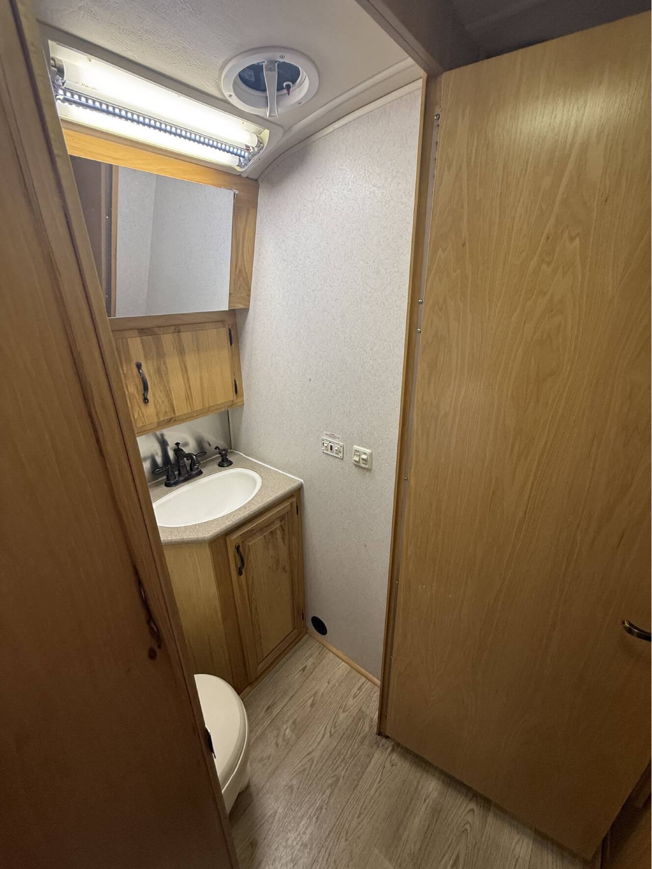 A photo of this 2007 Airstream CLASSIC 27