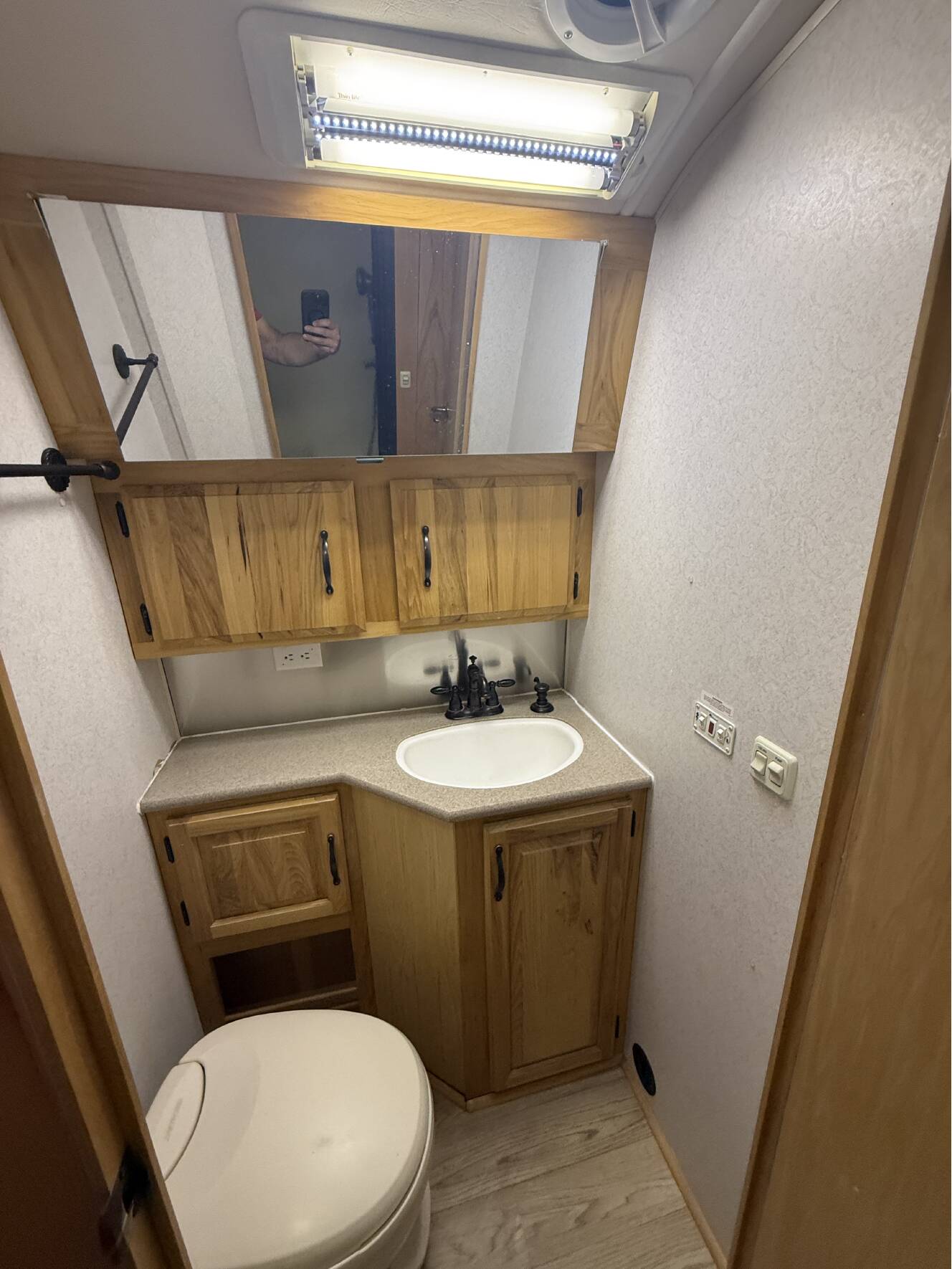 A photo of this 2007 Airstream CLASSIC 27