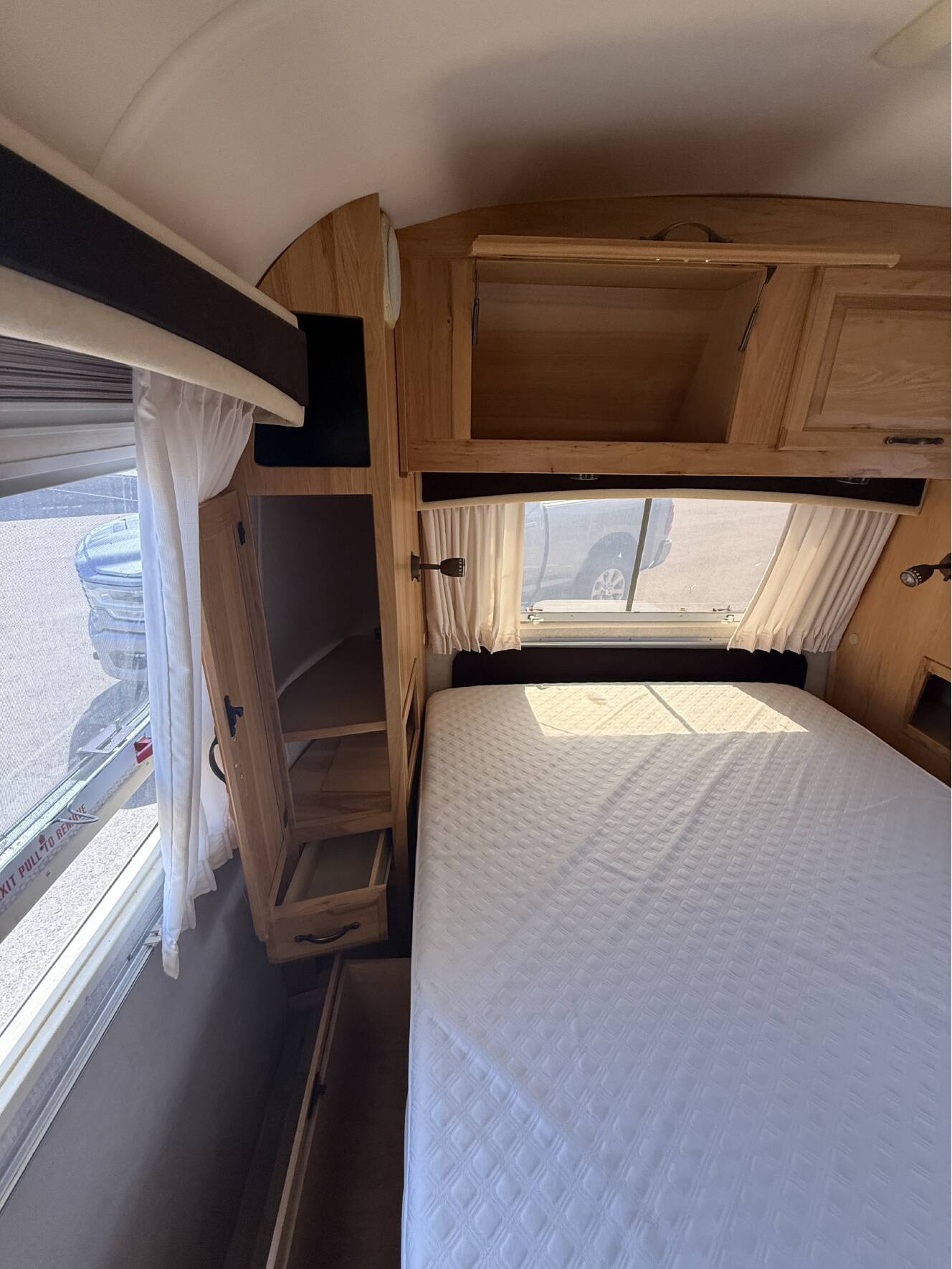 A photo of this 2007 Airstream CLASSIC 27