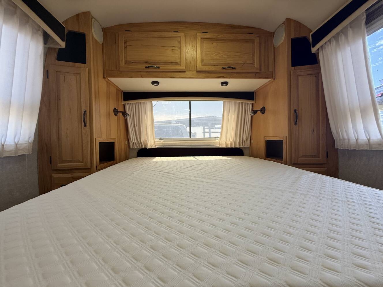 A photo of this 2007 Airstream CLASSIC 27