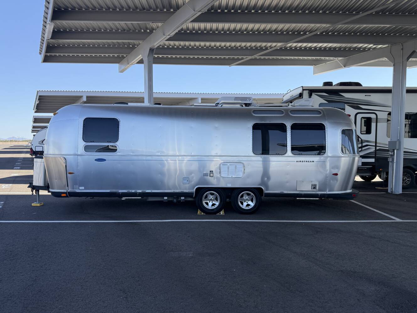 A photo of this 2007 Airstream CLASSIC 27