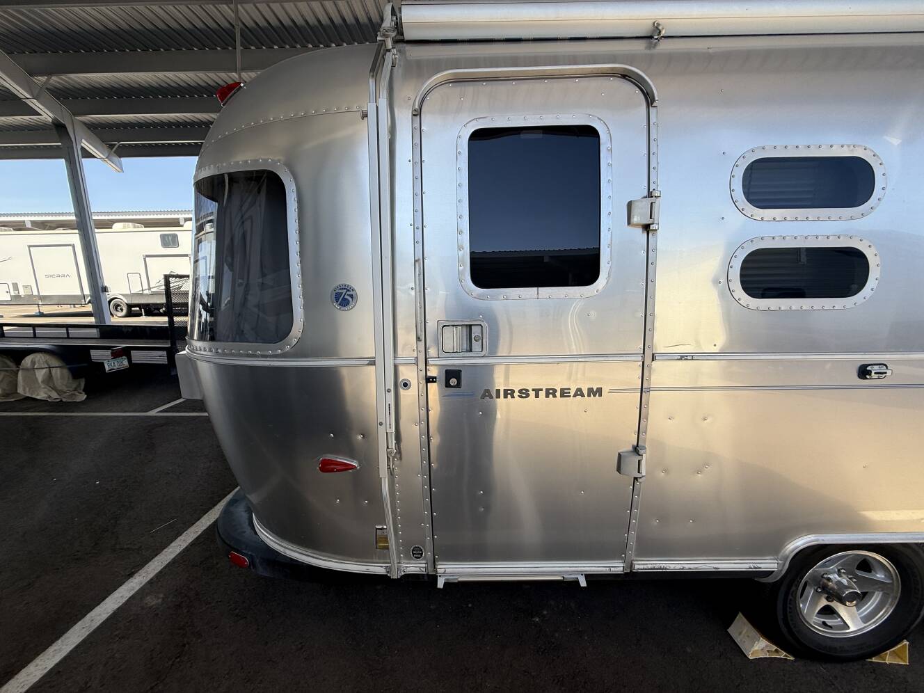A photo of this 2007 Airstream CLASSIC 27