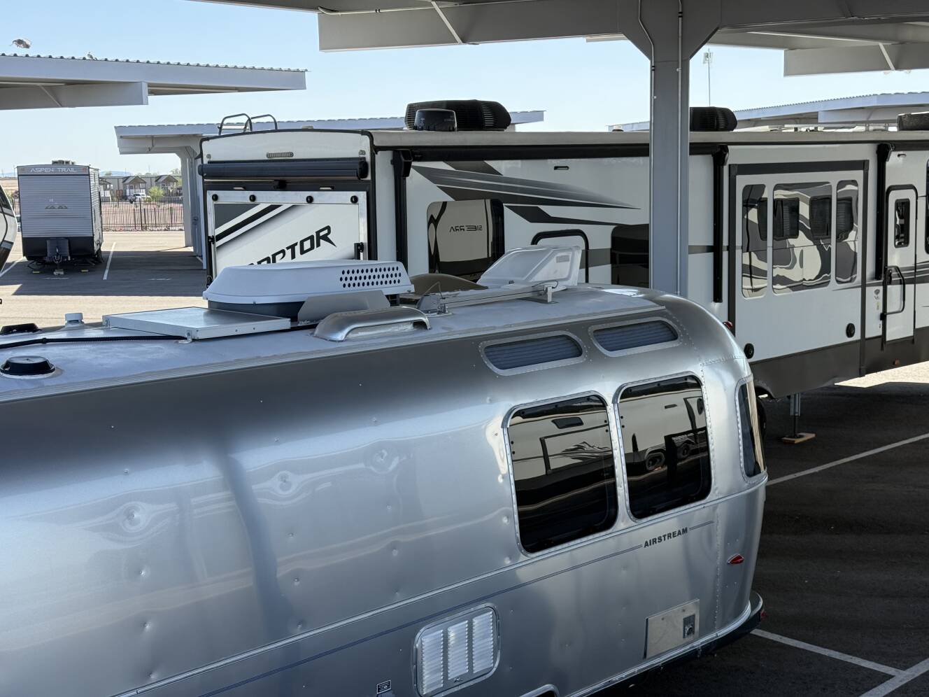 A photo of this 2007 Airstream CLASSIC 27