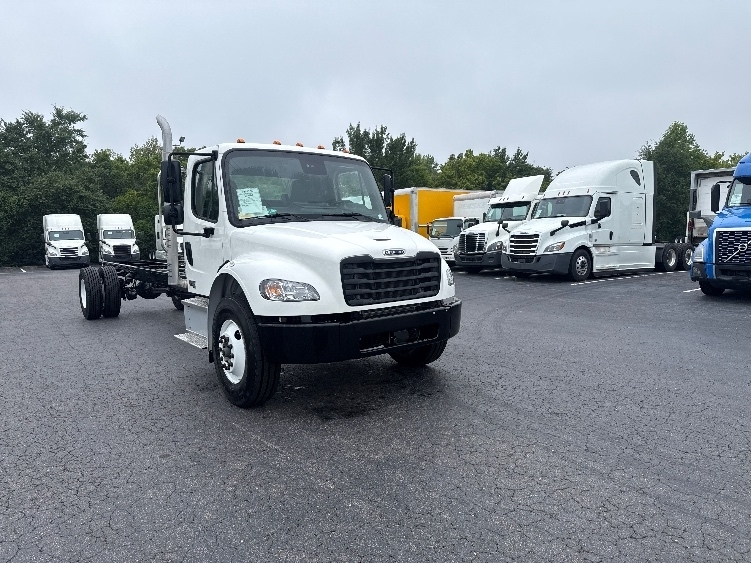 2025 FREIGHTLINER BUSINESS CLASS M2 106 in Greensboro, NC